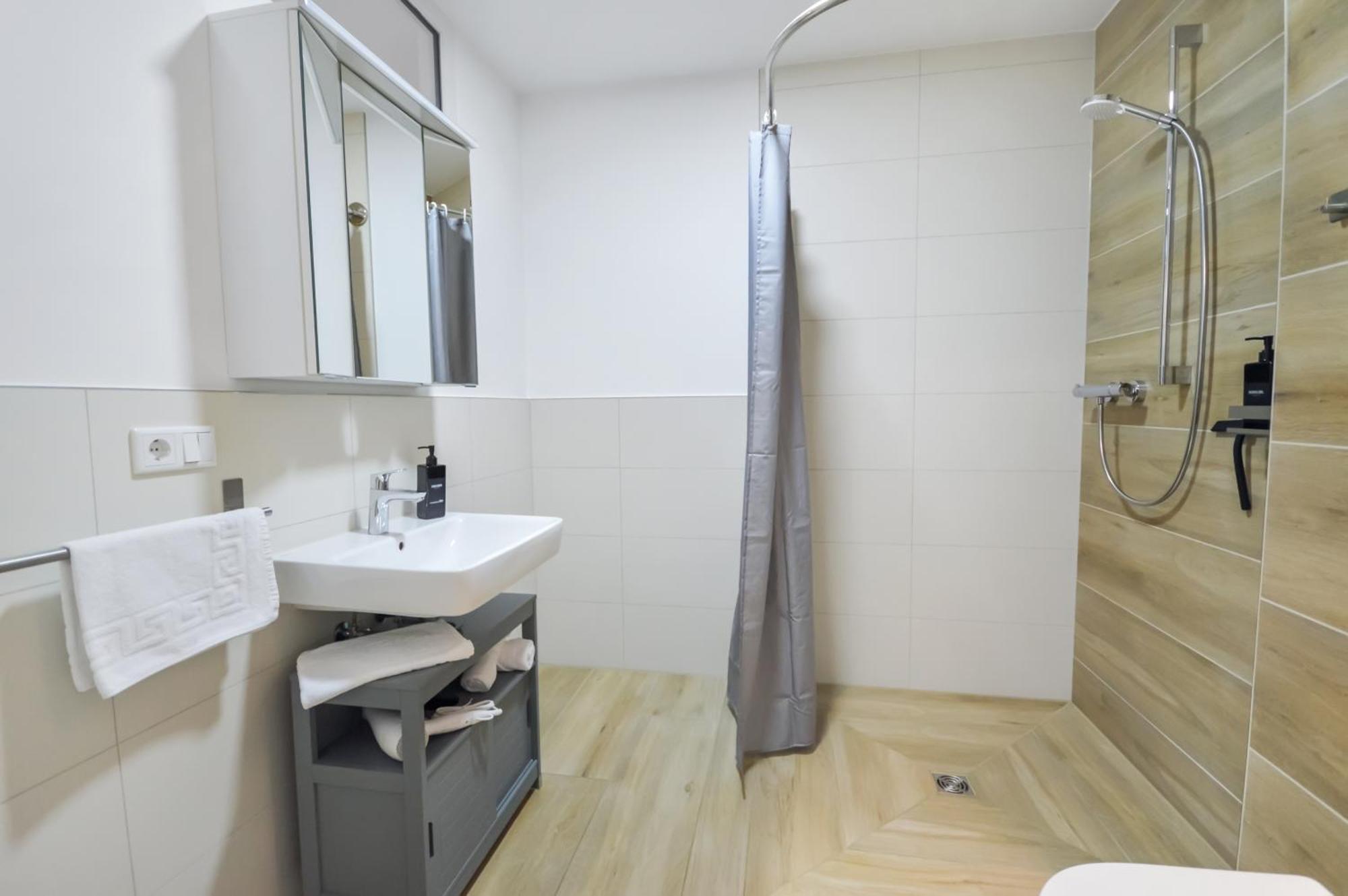 At Weinmeister - Life & Style Apartments Bielefeld Buitenkant foto